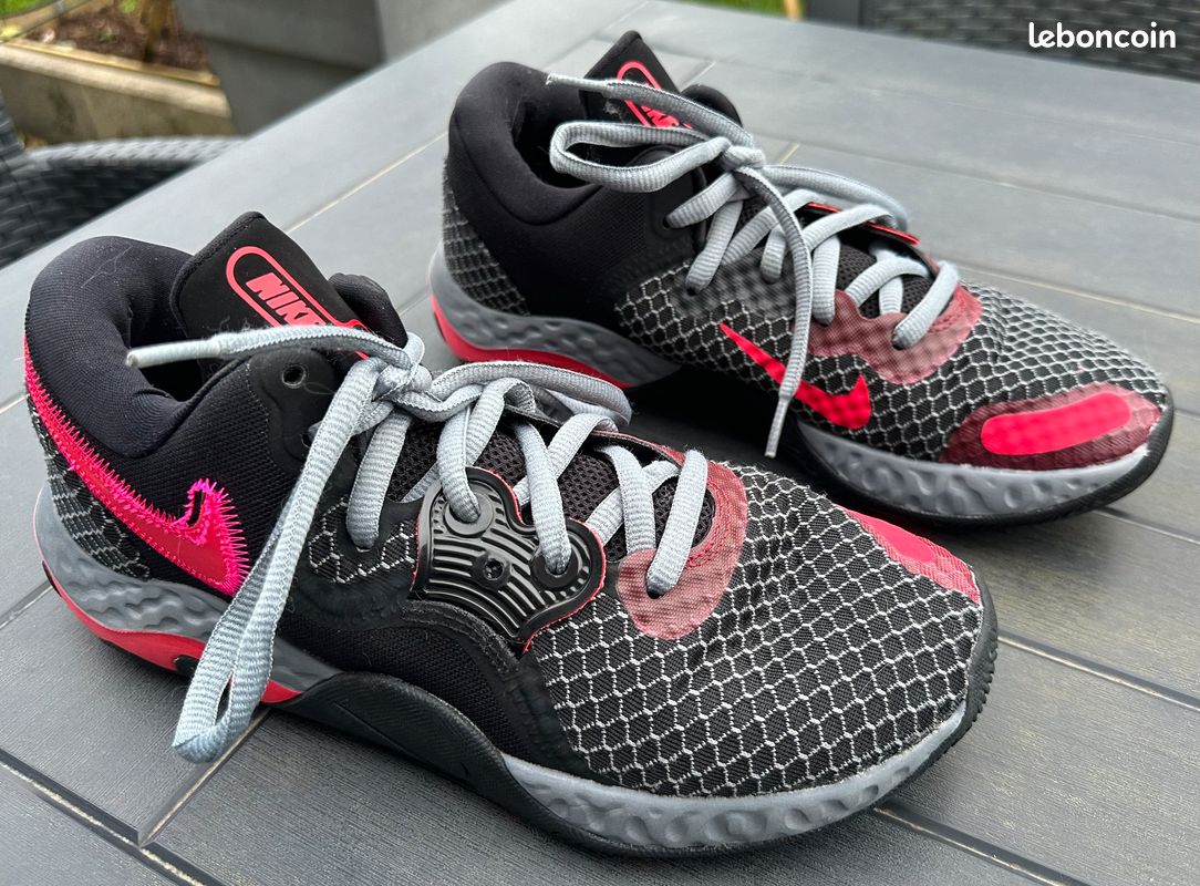 Baskets Modèle Nike New Relevate Chaussures