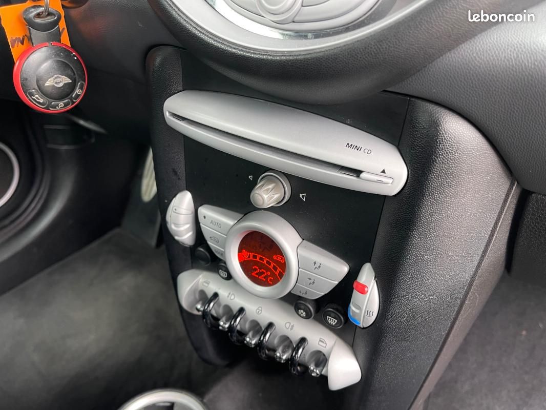 Mini Hatch R56 1.6i - 211 John Cooper Works (image 13)