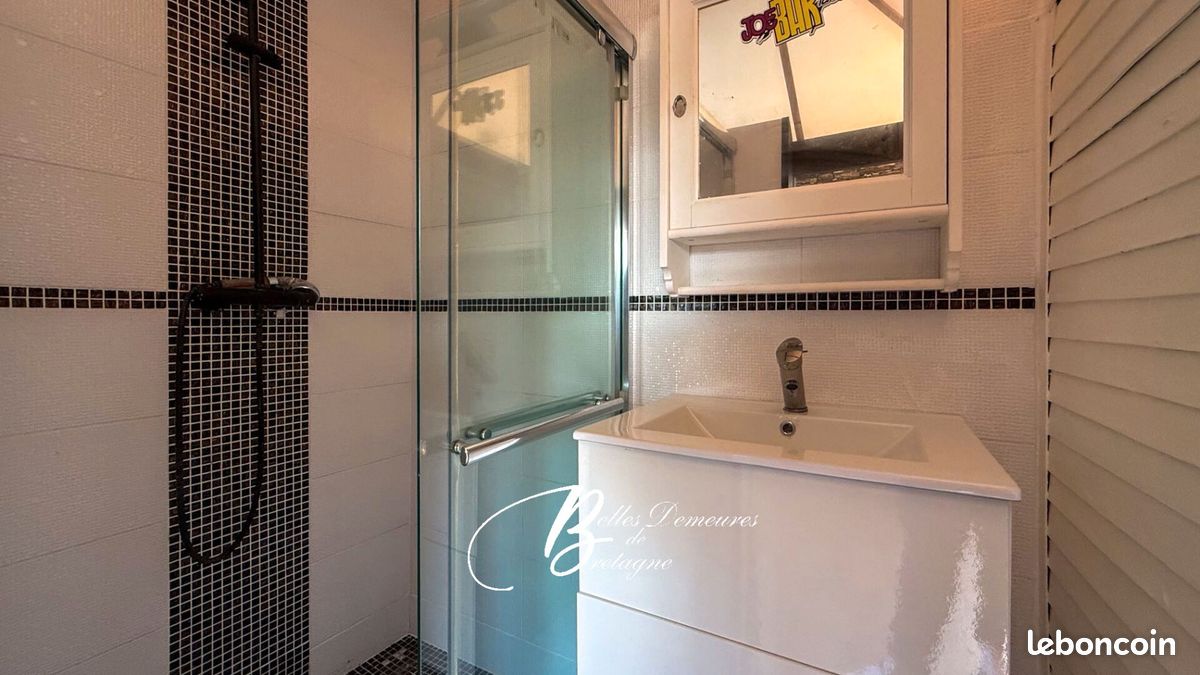 Propriété 8 pièces 201 m² (image 17)