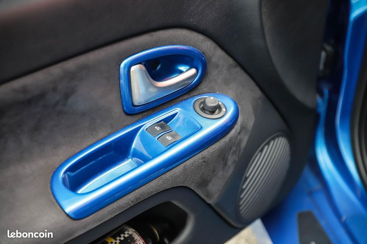 RENAULT CLIO 3.0i V6 RS V6 PHASE 2 (image 21)