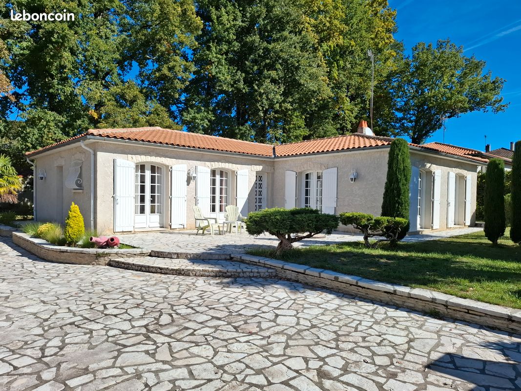 Maison 7 pièces 174 m² · à L'Isle-d'Espagnac · 174 m² · 325 000 €