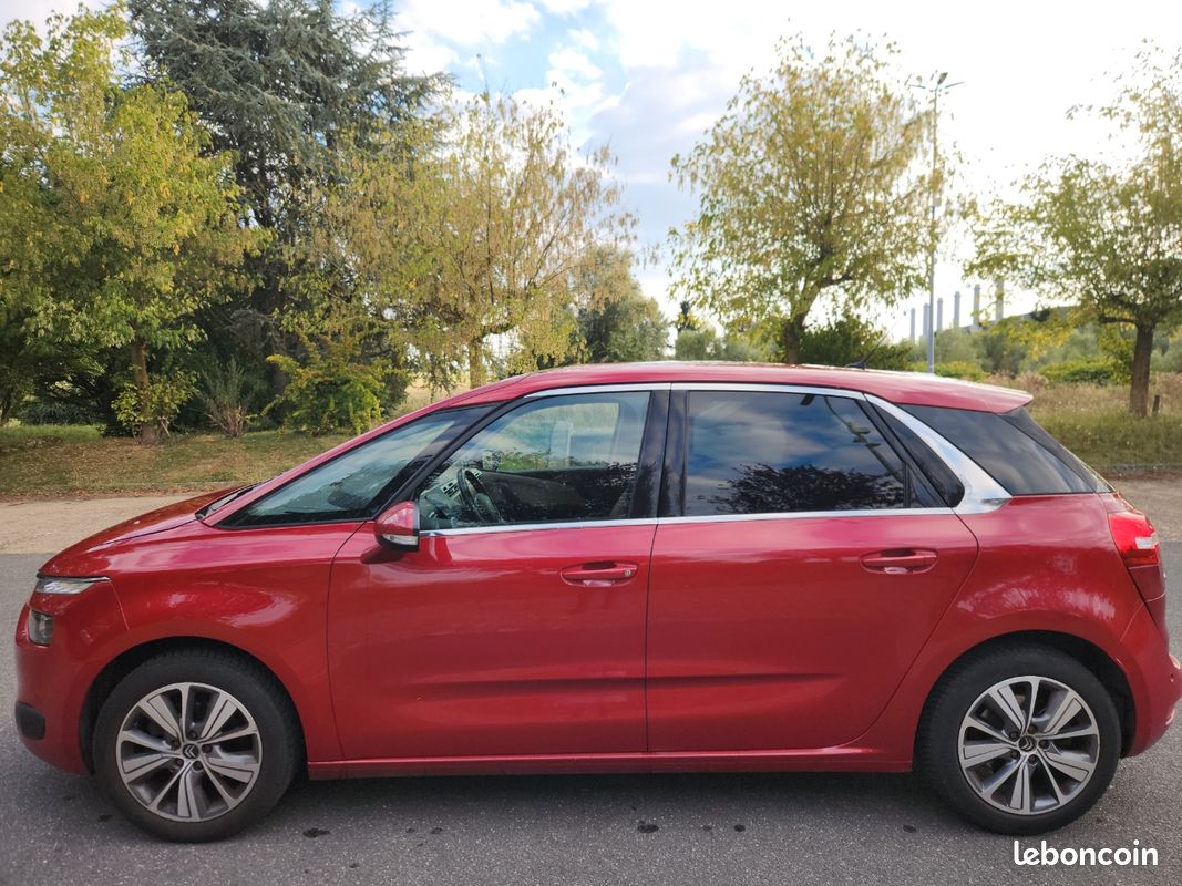 Citroën C4 PICASSO II - Année 06-2015 (image 1)