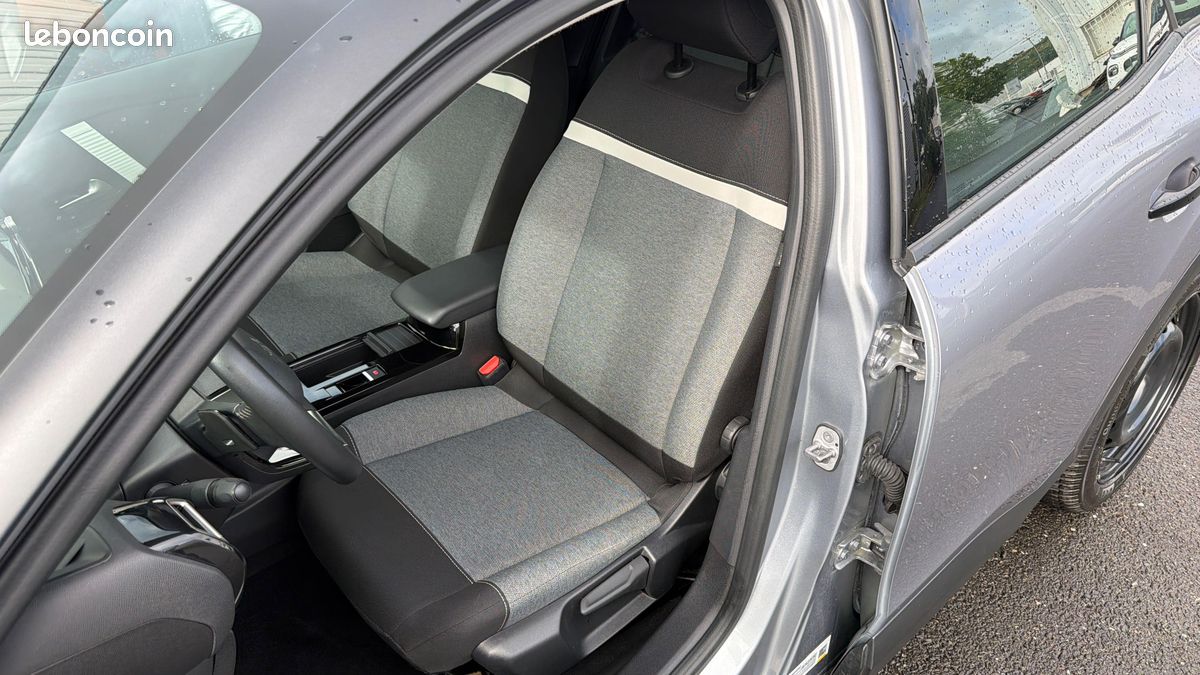 CITROEN C4 PureTech 130 S&S EAT8 Feel (image 23)