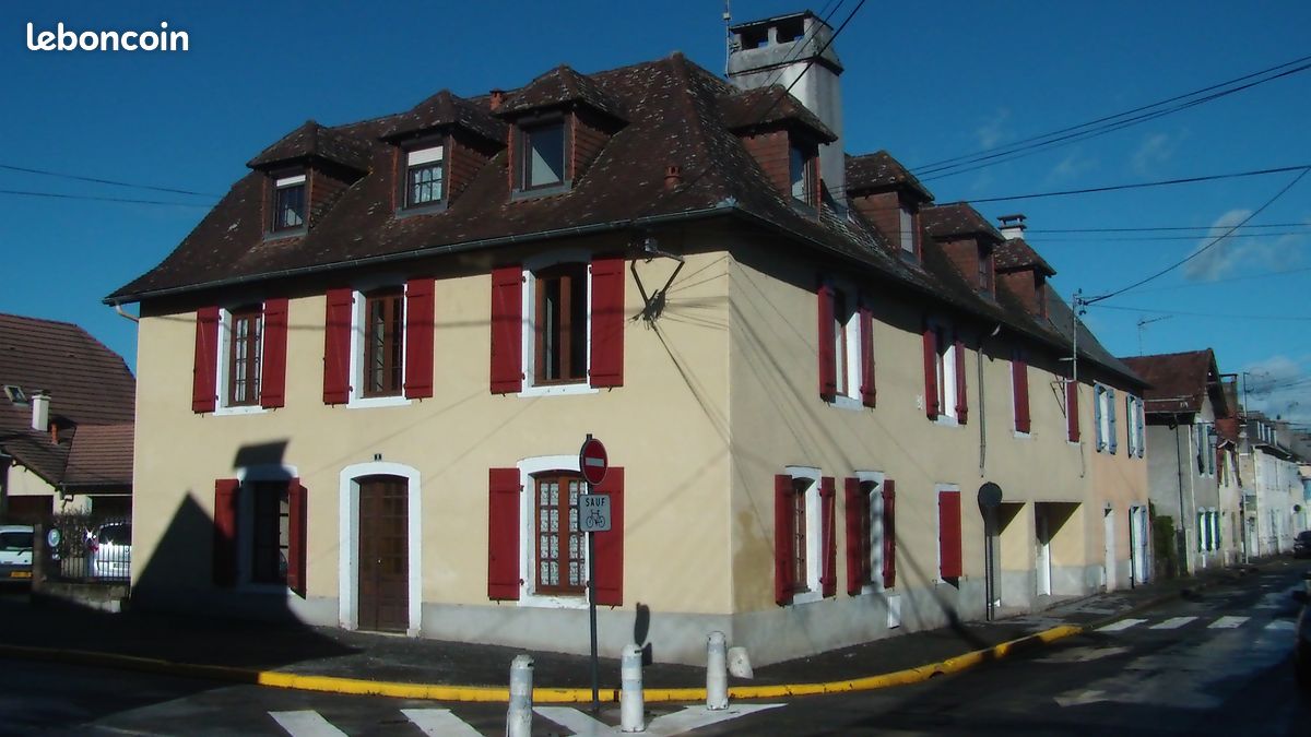 Immeuble 17 pièces 324 m² · à Gan · 324 m² · 580 000 €