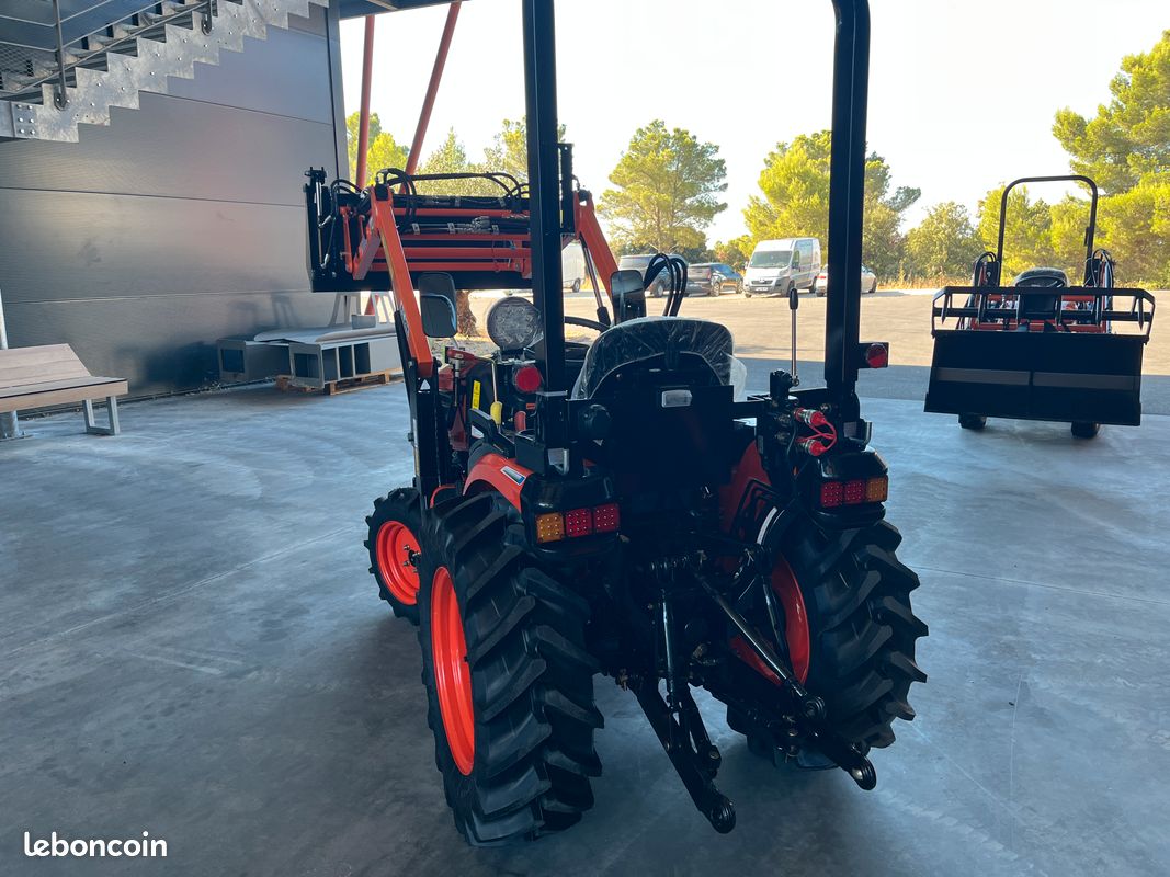Tracteur HINOMOTO NEUF homologué route de 25cv avec chargeur neuf 4 en 1 / SAS TERRE ET NATURE (image 4)