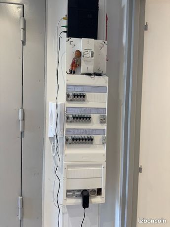 https://img.leboncoin.fr/api/v1/lbcpb1/images/ec/09/2d/ec092d2bb8479c865fe5ee94a257d1ddce3475ed.jpg?rule=ad-image