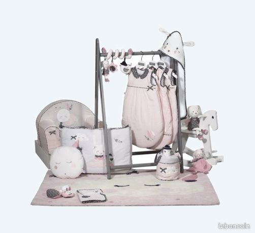 Décoration complète de chambre bébé Sauthon miss fleur de lune