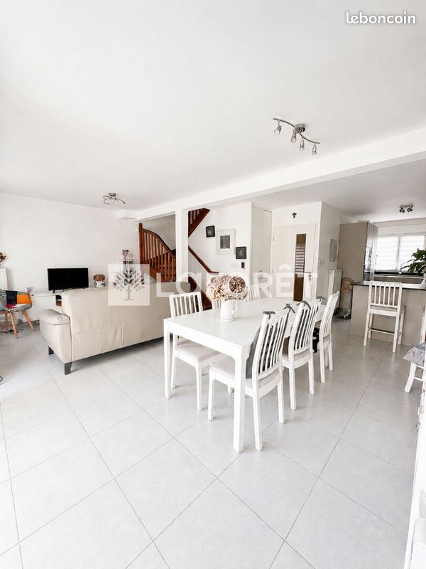 Maison 4 pièces 95 m² · à Neuville-en-Ferrain · 95 m² · 310 000 €