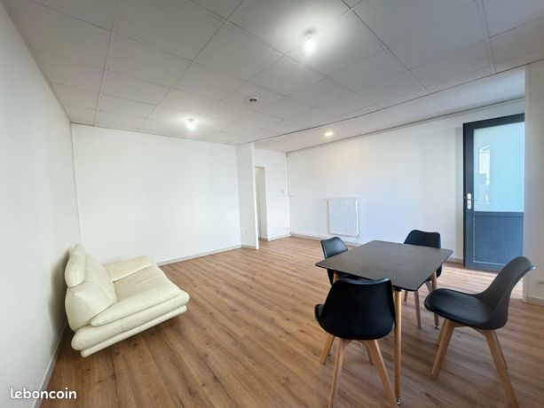 T4 Duplex 93m2 traversant refait à neuf 3 Chambres + Salon + terrasse privative