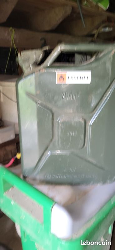 Jerrican fer 20 litres vert armée (image 2)