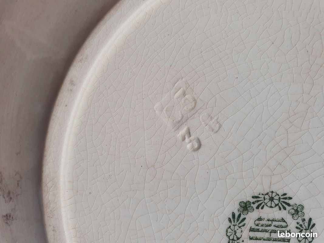 Assiettes plates terre de fer vert estampillées BHV (image 17)