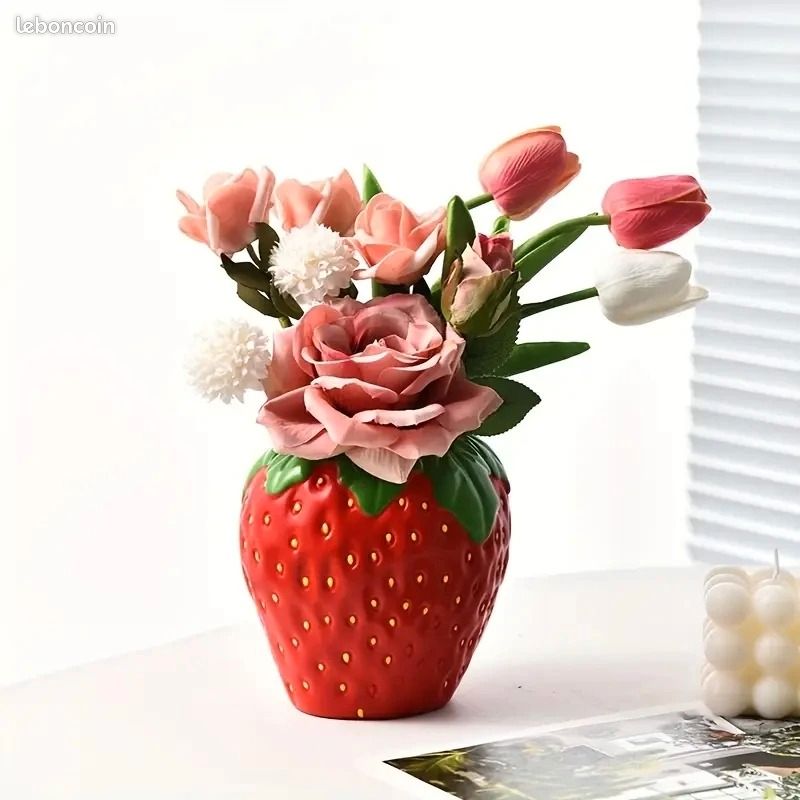 Réaliser un vase en forme de fraise - Décoration Réaliser un vase en forme de fraise - Décoration