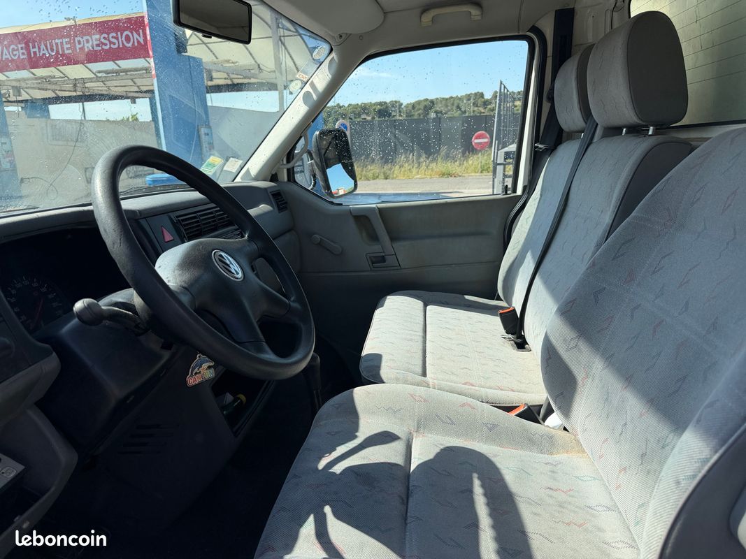 VOLKSWAGEN TRANSPORTER 2.5 TD 102 Frigorifique (image 8)