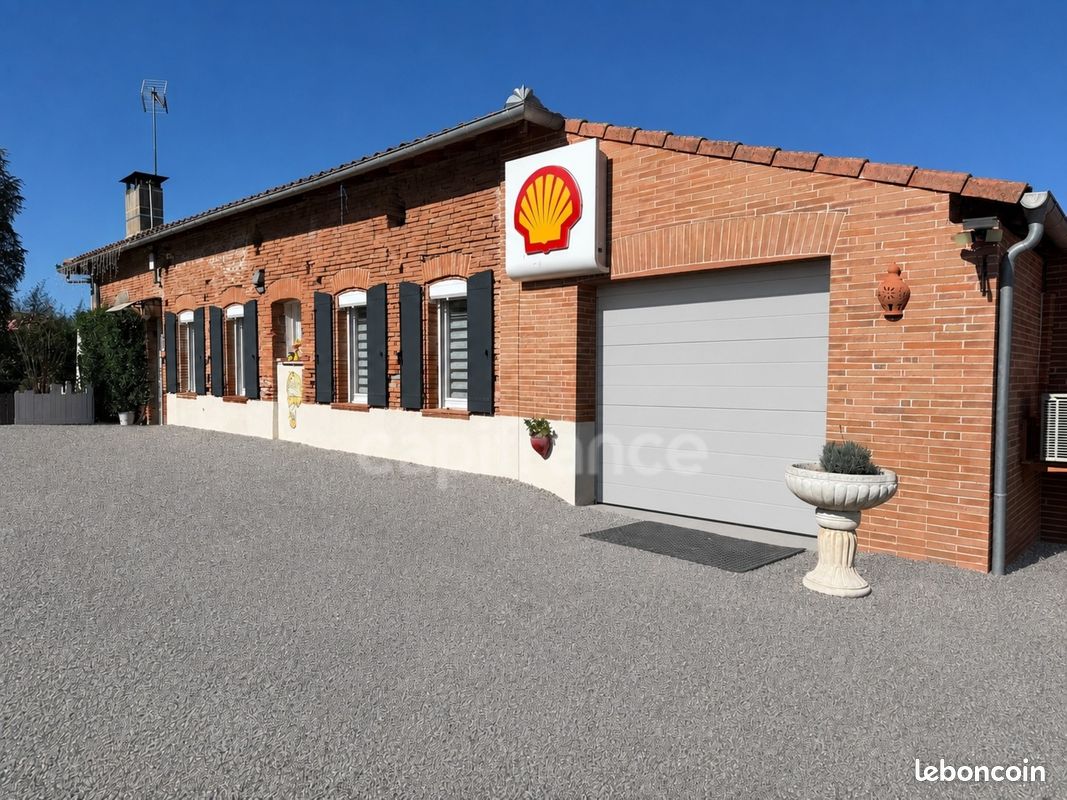 Maison 8 pièces 240 m² · à Vallesvilles · 240 m² · 620 000 €