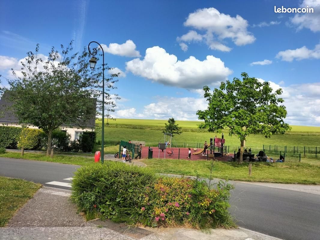 Terrain 713 m² Savignies · 85 000 €