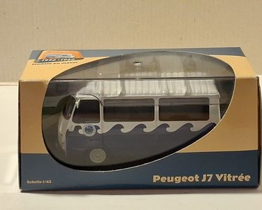 Figurine Peugeot J7 “La Baleine” Ambulance – Échelle 1/43 – Éligor – Boîte D'origine