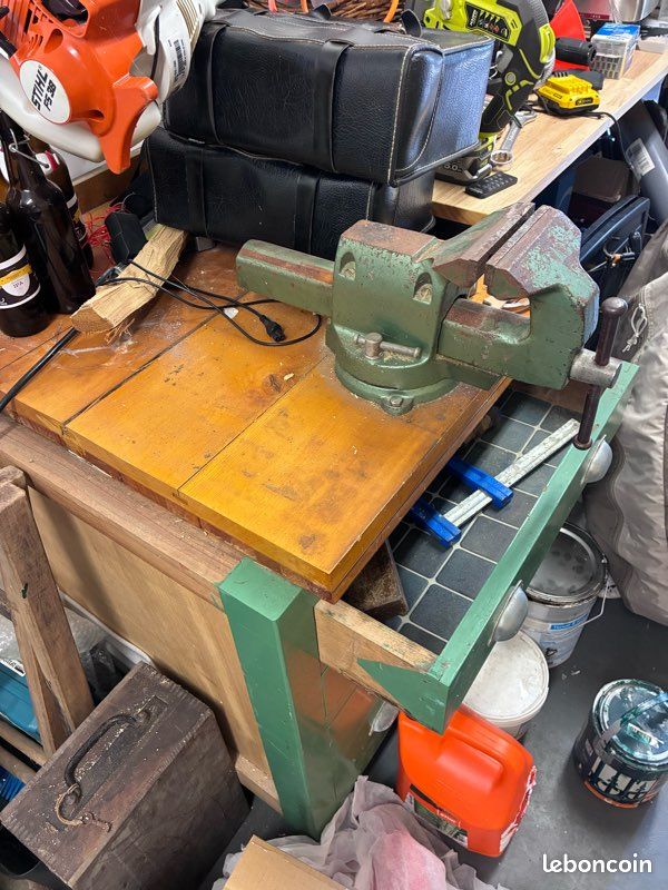 Établi d’atelier avec étau intégré et rangement (image 2)