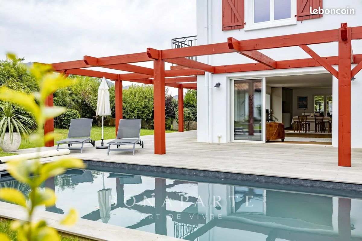 Maison 9 pièces 220 m² · à Ascain · 220 m² · 1 386 000 €
