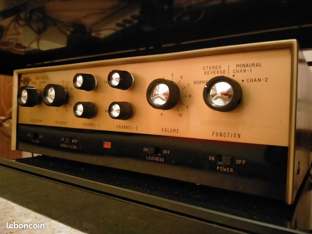 Amplificateur RF Militaire Vintage Seigler Hallamore – 6CG7 Tube – 6 Canaux