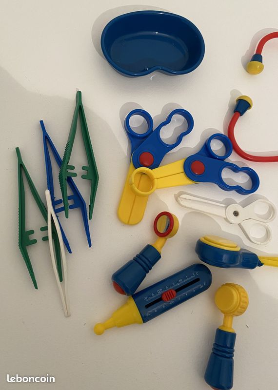 Jouets lot accessoires medecin (image 2)
