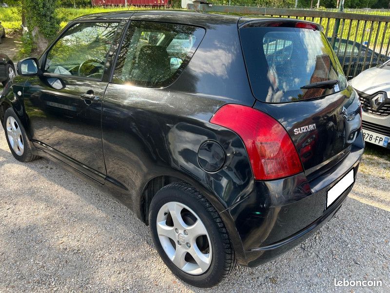 Suzuki SWIFT 1.3 VVT GL 3P (image 2)