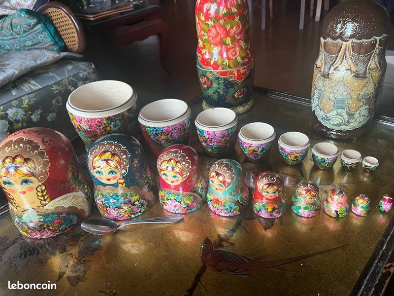 5 Poupées Russes Gigognes Matriochka Peintes à La Main - H 18,5 Cm - Thème Hiver Russe