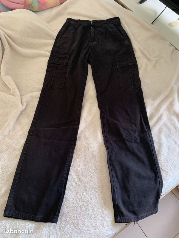 Pantalon cargo noir (image 1)