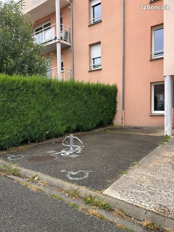 Parking/box Luisant