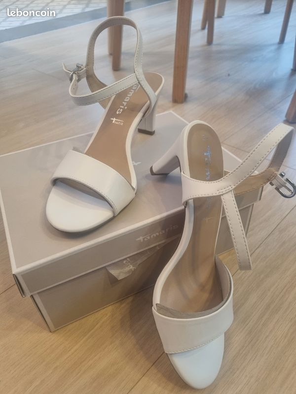 Sandales à talon blanches Tamaris Chaussures