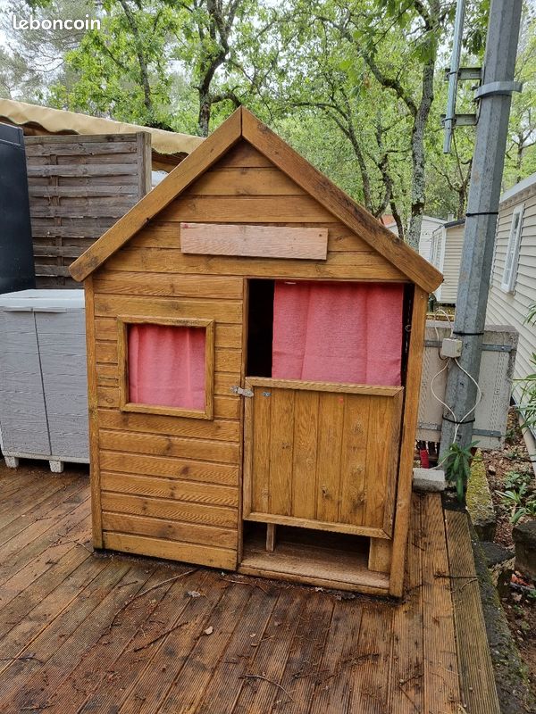 Maisonnette en bois (image 1)