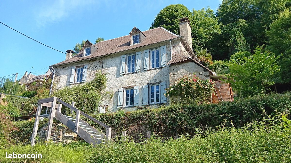 Maison 9 pièces 150 m² · à Melles · 150 m² · 214 000 €