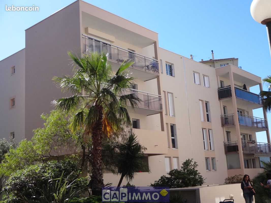 Parking 14 m² · à Toulon · 14 m² · 108 €/mois