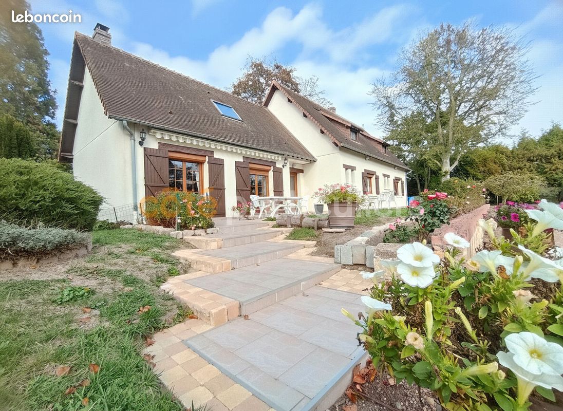 Maison 8 pièces 193 m² · à Glisolles · 193 m² · 315 000 €