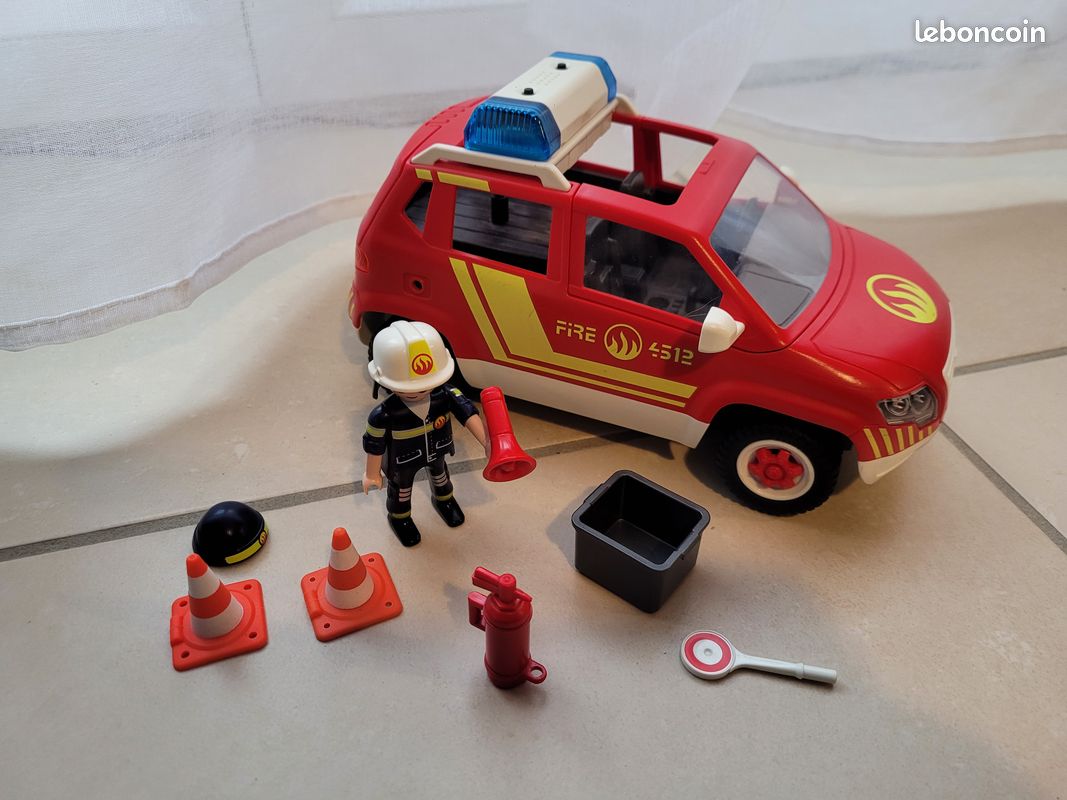 Playmobil 5364 - Véhicule pompiers d'intervention avec sirène (image 1)
