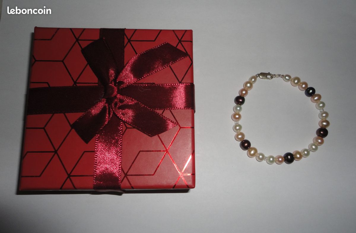 Bracelet perles de culture avec un boitier cadeau (image 1)