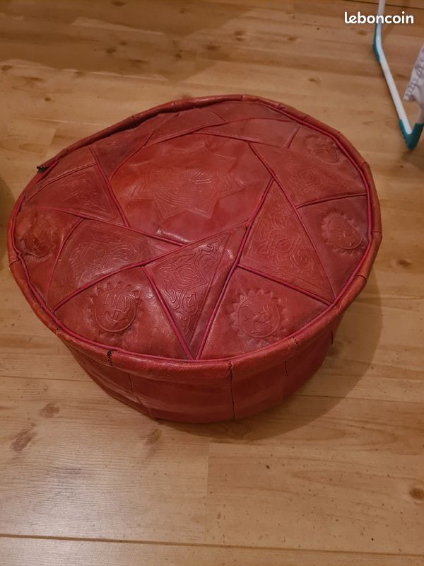 Pouf en cuire (image 1)