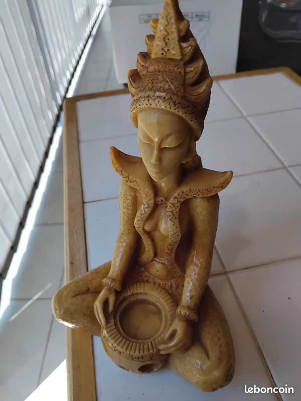 Statuette indonésienne en résine hauteur 19 cms (image 10)