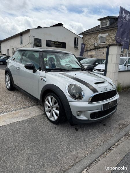 Mini MINI COOPER SD 143CH (image 1)