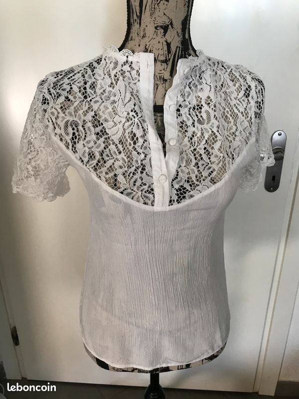 Chemisier blanc haut dentelle - fils argentés - Naf Naf - t.34 - Vêtements