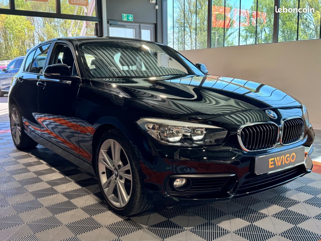 BMW SERIE 1 120I DKG 177 CH PHASE II - URBAN CHIC - VOLANT SPORT - JA 18 - FEUX TEINTÉS - ECHAPPEMENT SPORt (image 19)