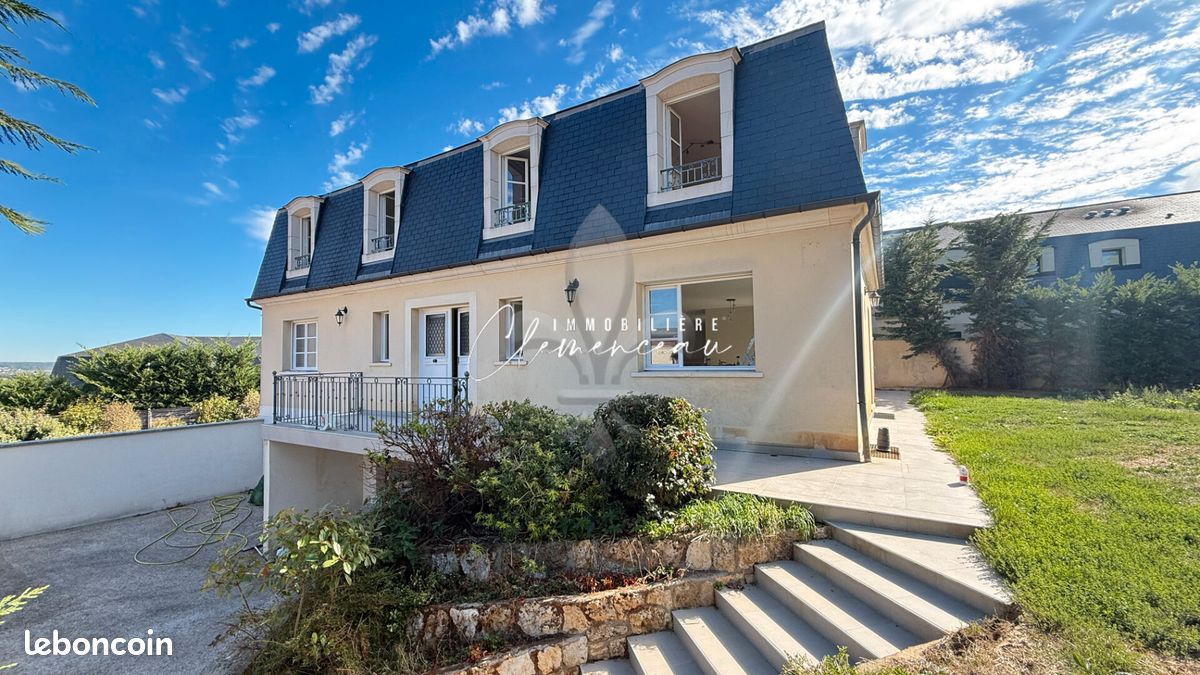 Maison 9 pièces 272 m² · à Orgeval · 272 m² · 4 000 €/mois