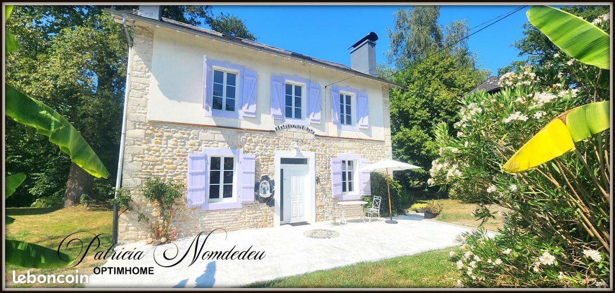Maison 6 pièces 142 m² · à Lacommande · 142 m² · 328 000 €