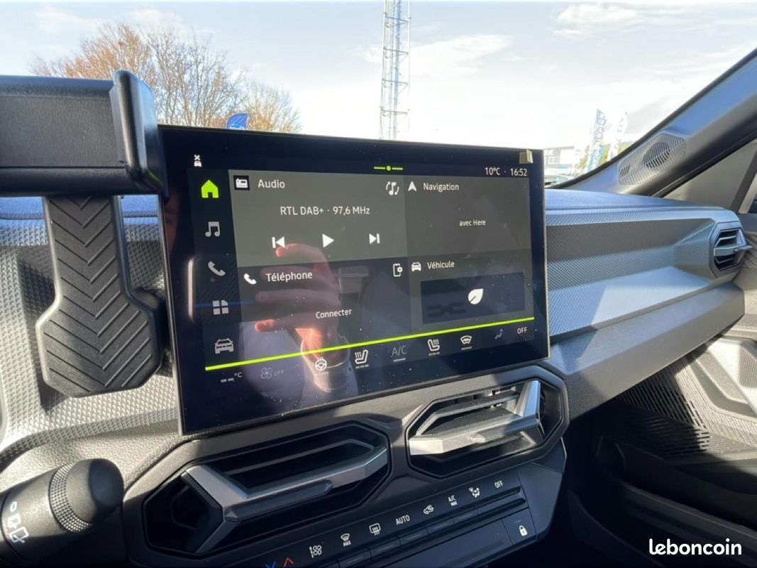 DACIA DUSTER 1.2 mild hybrid 140 journey (image 17)