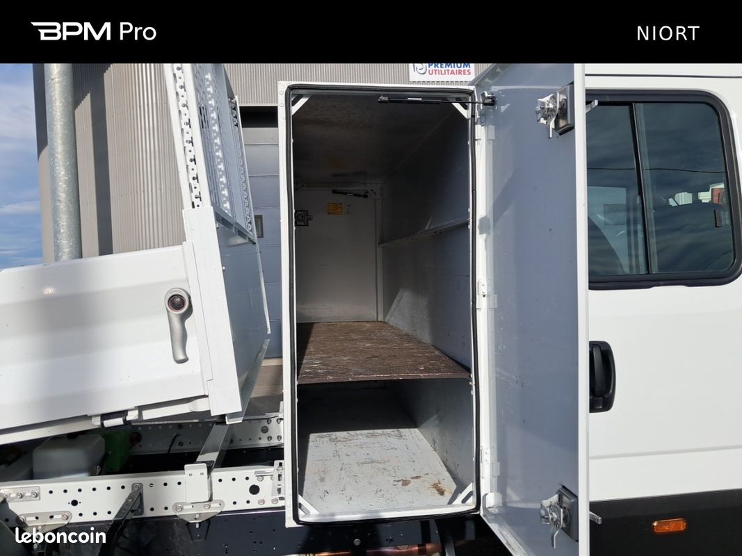IVECO 35-160 / Daily / 35C16H / 3.0L 160CH / DOUBLE CABINE / 2023 / 6 PLACES / BENNE & COFFRE / (image 9)