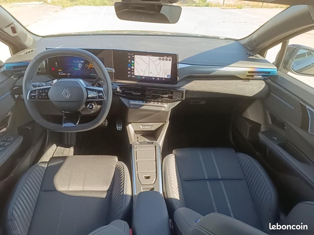Renault Clio VI esprit Alpine full hyb E-Tech 160ch -26 (image 10)