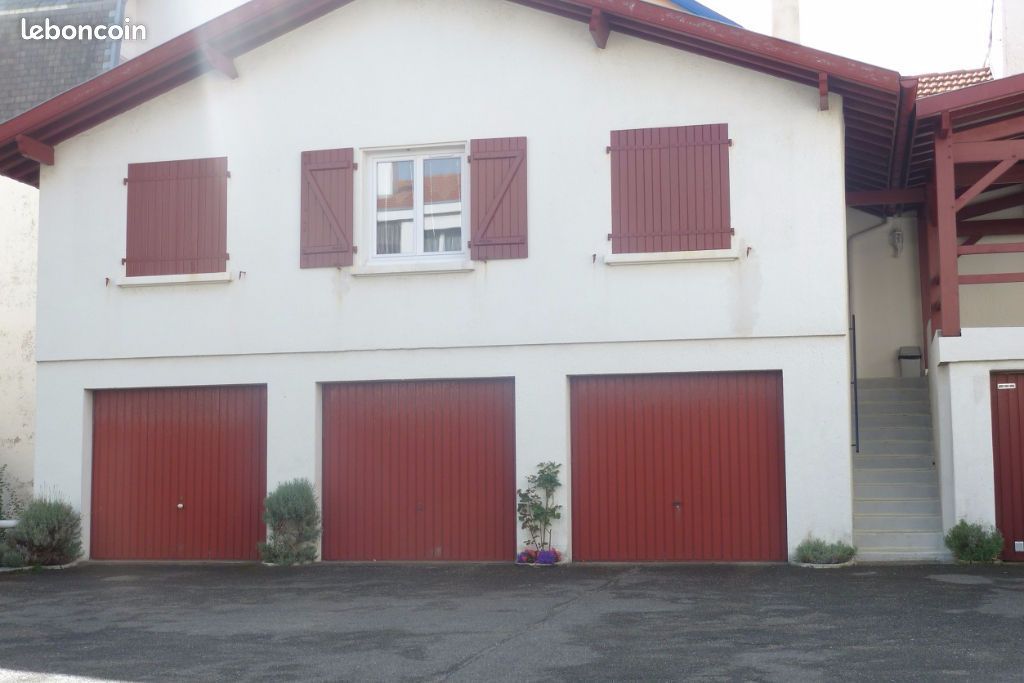 Garage/box Biarritz · 106 €/mois