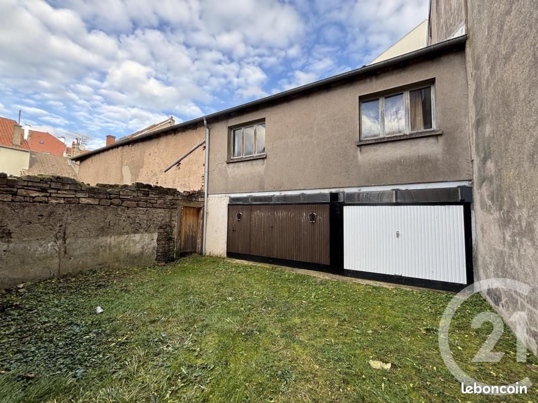 Parking 230 m² · à Saint-Dié-des-Vosges · 230 m² · 56 000 €