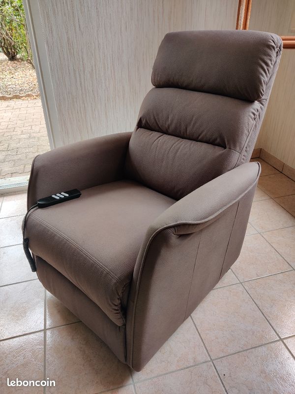Fauteuil Techniform Releveur 2 moteurs (image 1)