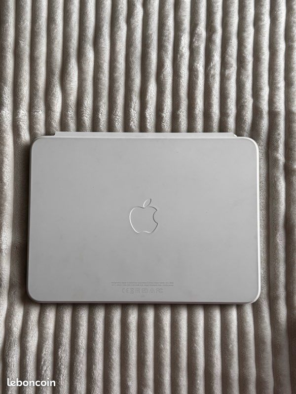 IPad 10ᵉ génération Argent – 256 Go – Wi‑Fi + Clavier Apple + Coque – Parfait état (image 6)