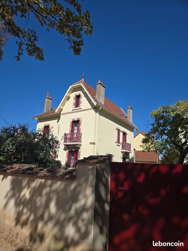 Maison 8 pièces 220 m² · à Dijon · 220 m² · 899 000 €
